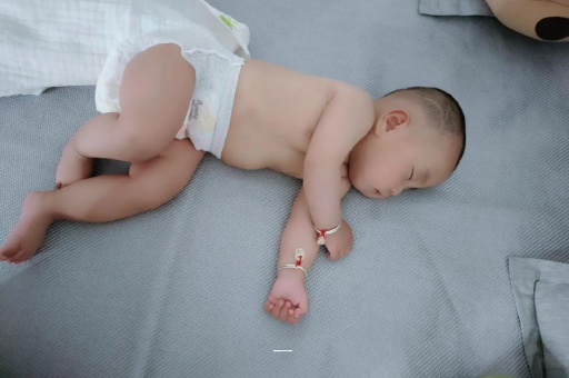 武夷山孕妇肚子一跳一跳